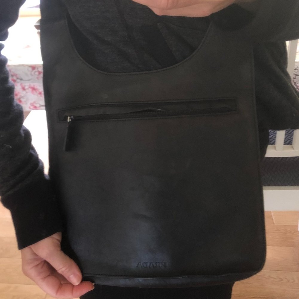 Authentic Prada leather crossbody - Picture 13 of 13